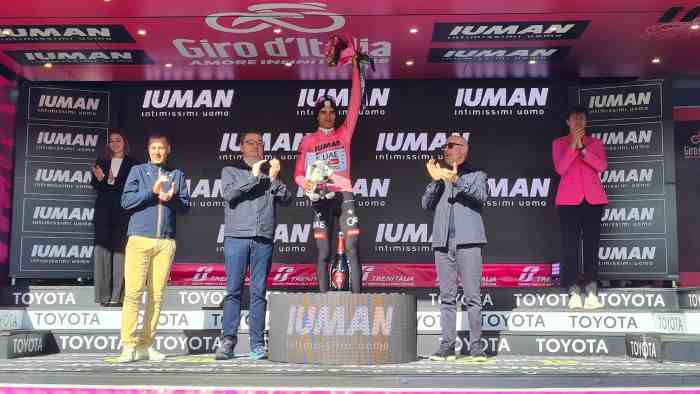 SPORT - Il Trentino abbraccia la corsa rosa: festa a Brentonico