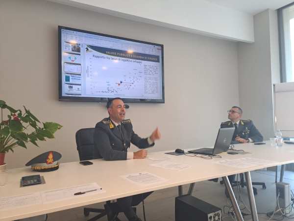 SEBINO - Controlli sul lago d'Iseo, incontro con la Guardia di Finanza