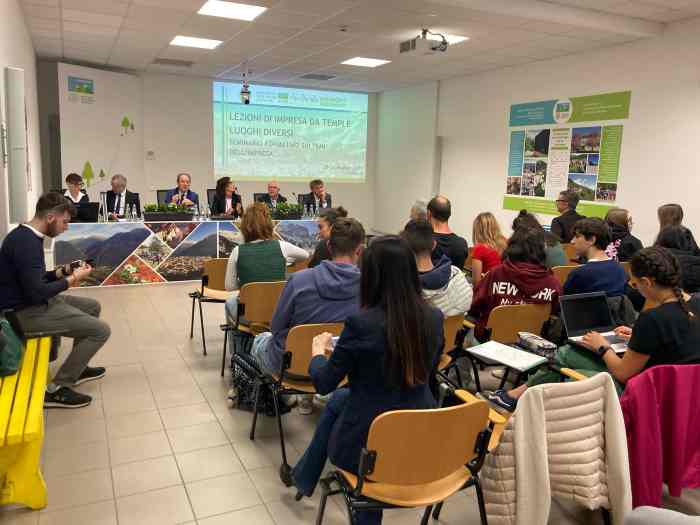 VALLE CAMONICA - Due giornate di formazione per gli studenti dell’istituto Meneghini