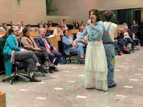 CULTURA - Il team Olivia Kaufmann e Andreas Kofler vince il Poetry slam