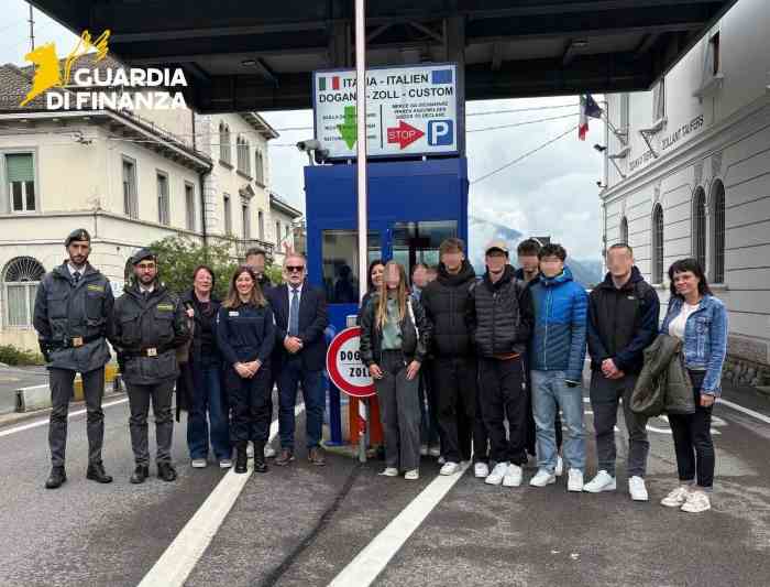 ALTO ADIGE - Speciale lezione agli studenti dell’istituto commerciale di Silandro 