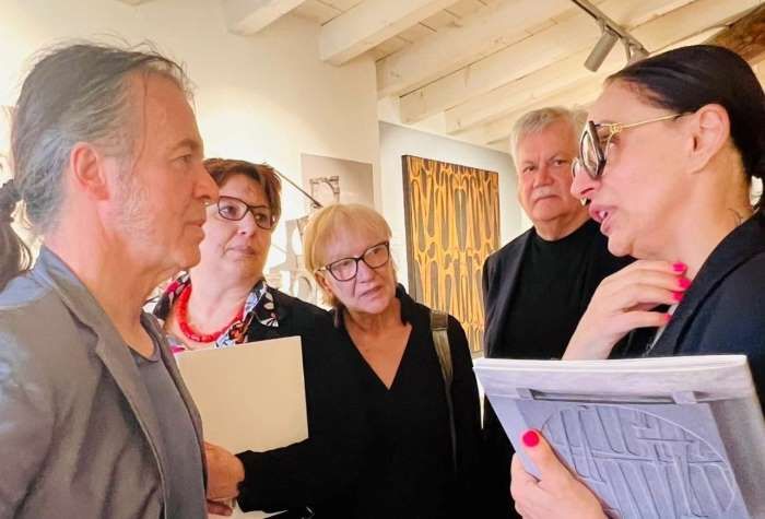 CULTURA - A Lonato del Garda la mostra "Echi, di modi e di mondi"