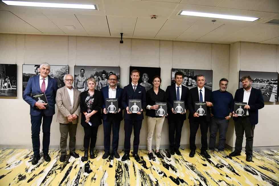 CULTURA - Al Pirellone la mostra fotografica contro le dipendenze