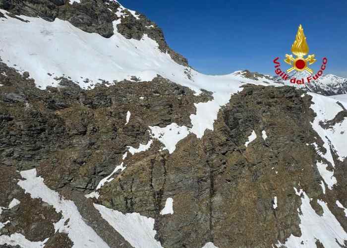 CRONACA - Soccorsi due alpinisti incrodati in parete al Passo del Servizio