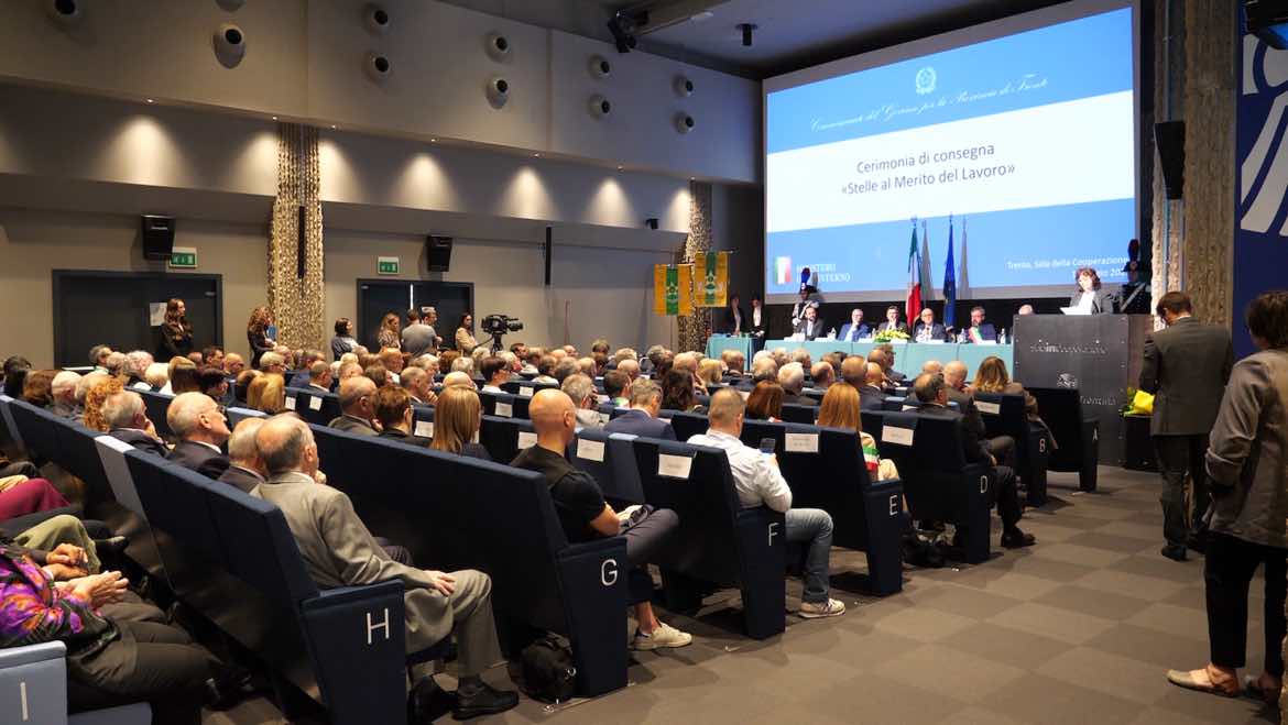 ATTUALITÀ - Lavoro da tutelare per costruire il futuro: in Trentino consegnate le Stelle al Merito