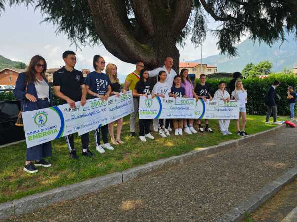 VALLE CAMONICA - Karate: consegnate 10 borse di studio a Esine e Pian Camuno