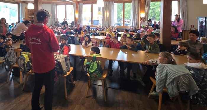 ATTUALITÀ - Selva Val Gardena: i bambini dell'Infanzia al Centro carabinieri