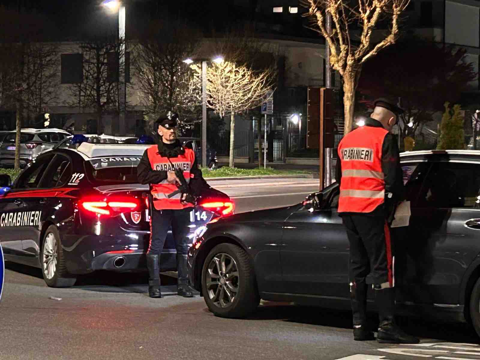 VALLE CAMONICA - Droga, armi, aggressione: arresti dei carabinieri di Darfo 