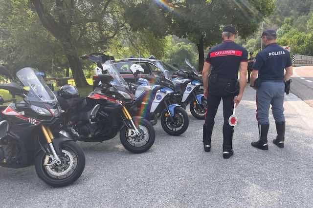 GARDA - Motociclisti multati in Trentino: 14 sanzioni, via 25 punti totali