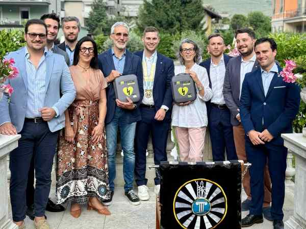 ATTUALITÀ - Ad Arco e Riva del Garda due defibrillatori in dono