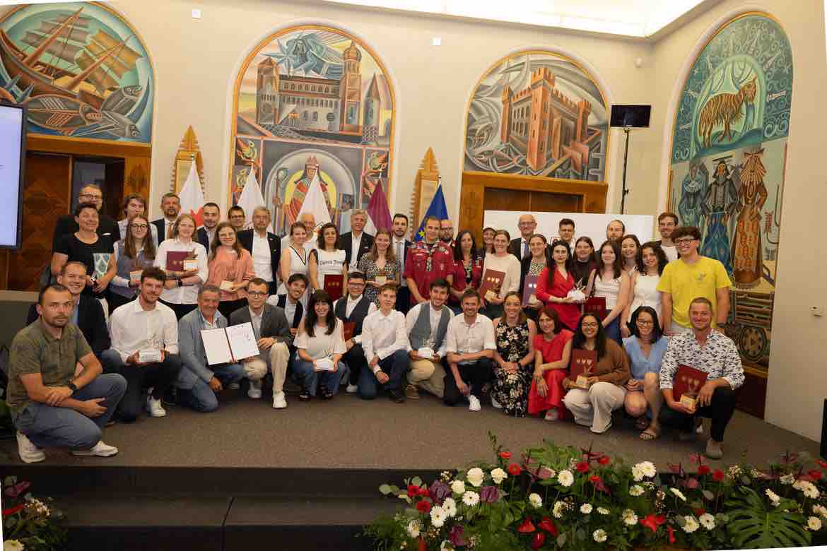 ATTUALITÀ - Premiate le eccellenze del volontariato giovanile nell'Euroregione