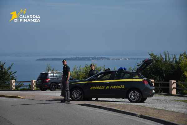 CRONACA - Controlli della Guardia di Finanza sul Garda