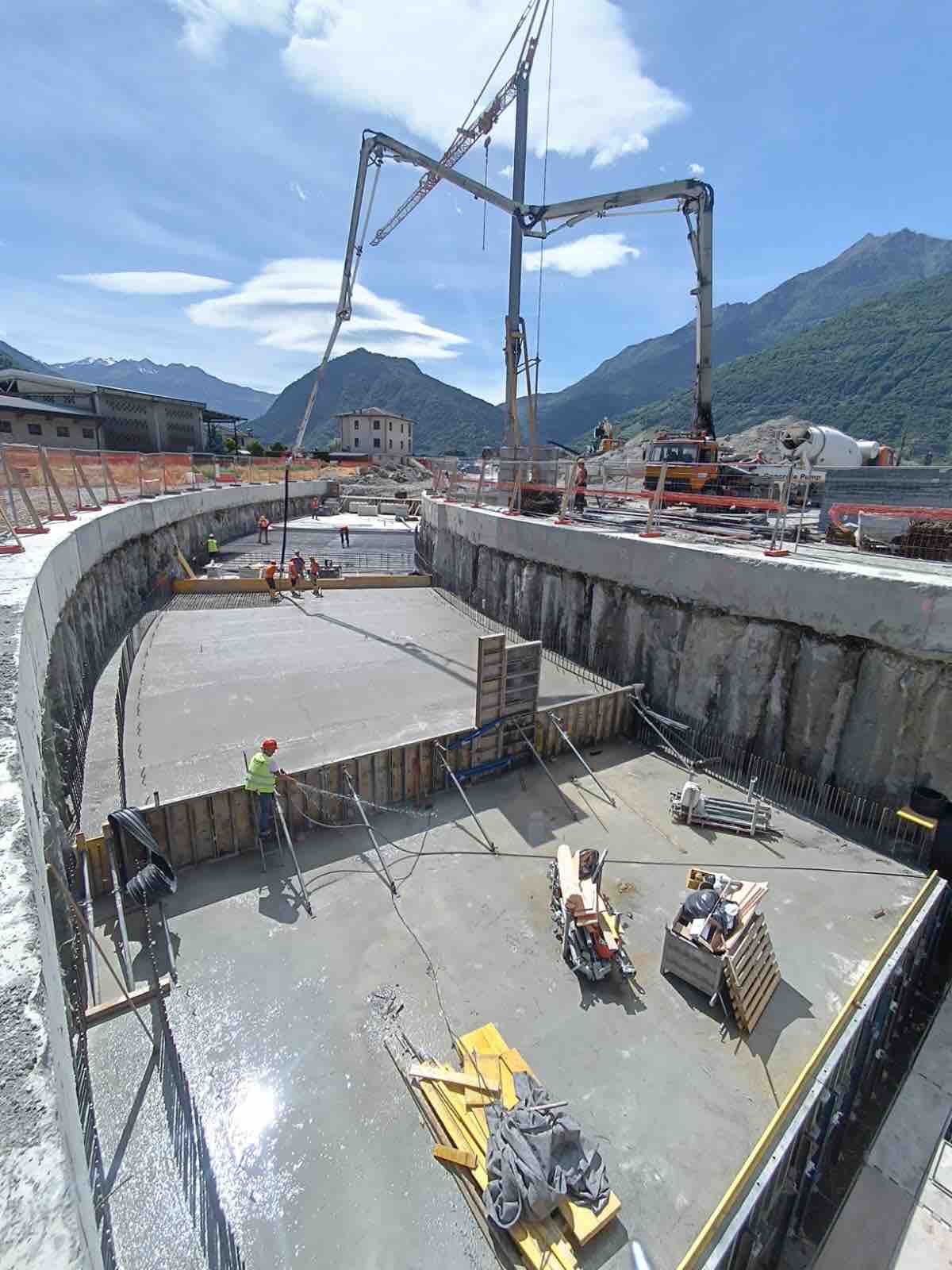 VALTELLINA - Forcola, proseguono i lavori per eliminare i passaggi a livello