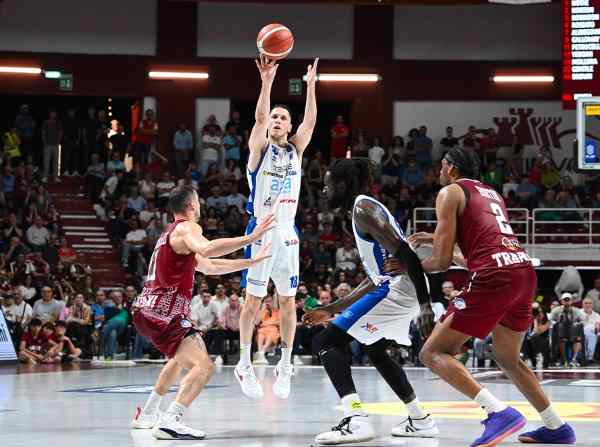 SPORT - Basket, Gara-2 semifinale: Germani vince ancora a Trapani