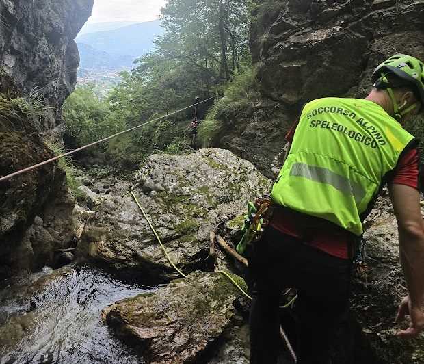 RIVA DEL GARDA - Doppio intervento nella forra dell'Albola a Riva del Garda