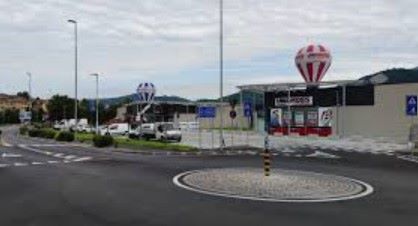SEBINO - Il Consiglio di Stato: abbattete i due minimarket di Paratico