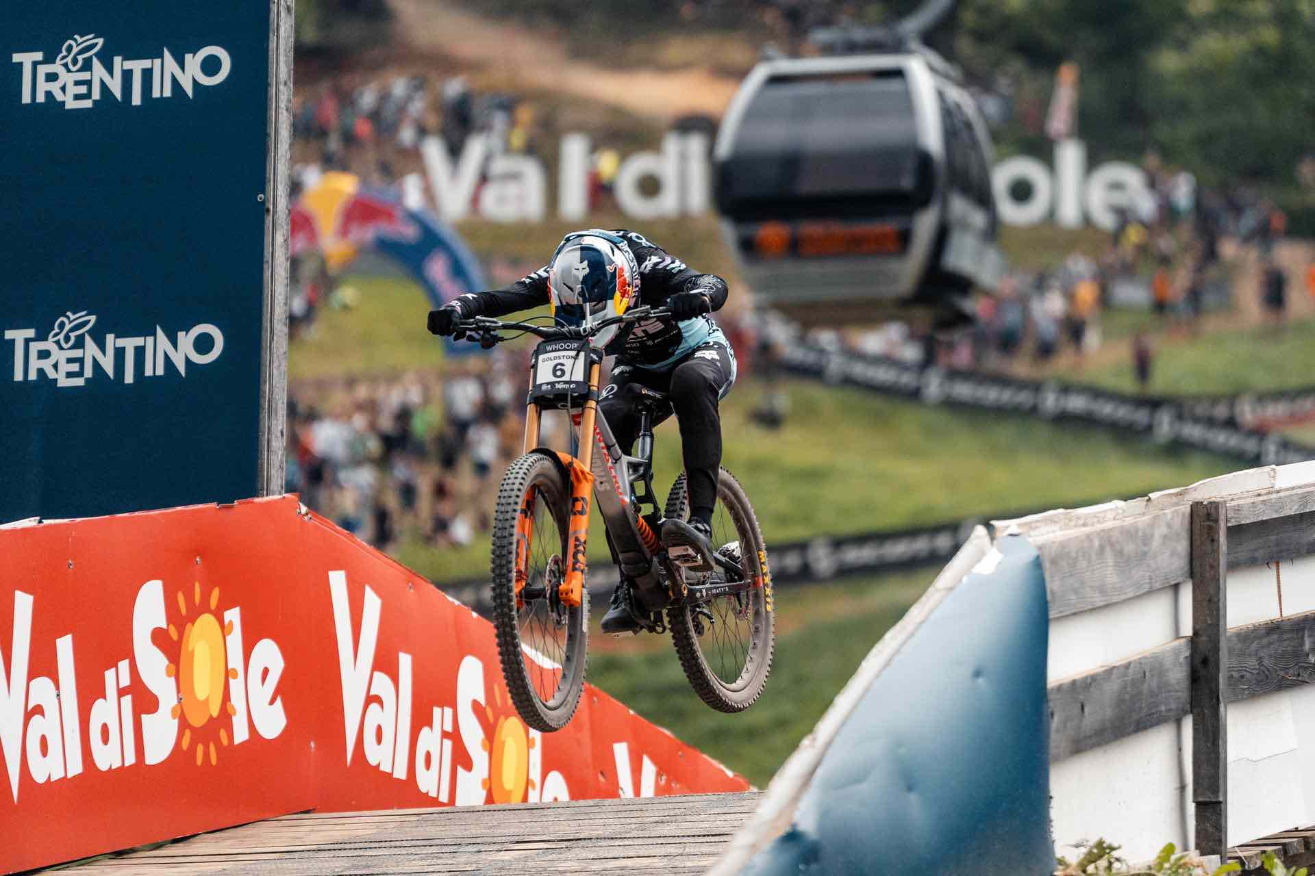 DIMARO - Coppa del Mondo Mtb, la Val di Sole applaude i capolavori di Goldstone e Cabirou