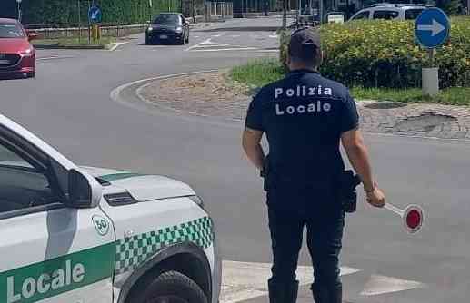 CRONACA - Scontro tra auto e moto a Palazzolo sull'Oglio, grave centauro