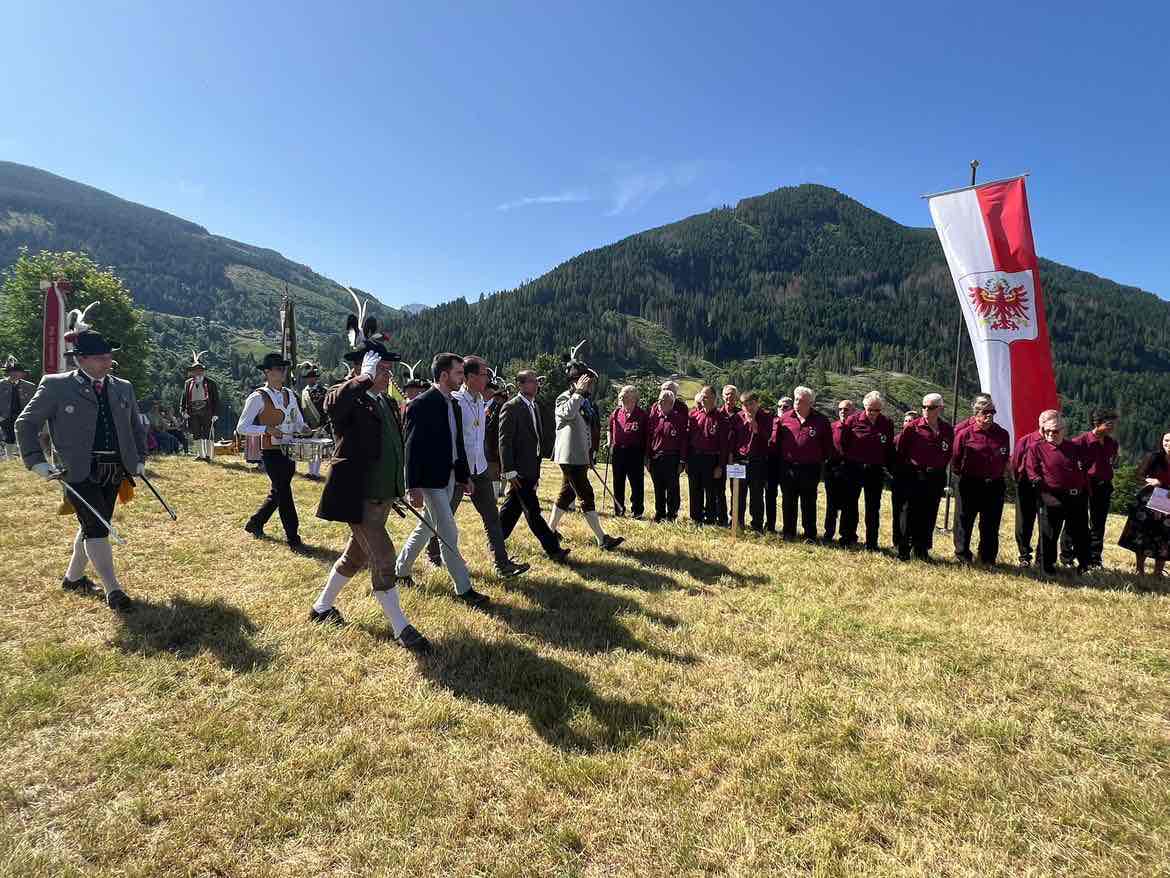 ATTUALITÀ - Bedollo ha ricordato i 30 anni della Compagnia Schützen
