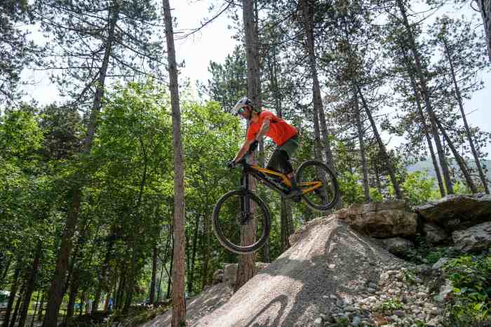 SPORT - Lo Skill Park delle Busatte avvicina i giovani al mondo MTB