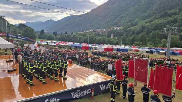 VAL DI SOLE E NON - Commezzadura, aperto il campeggio allievi vigili del fuoco