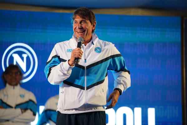 SPORT - Dimaro: mister Antonio Conte con il suo staff ha incontrato i tifosi