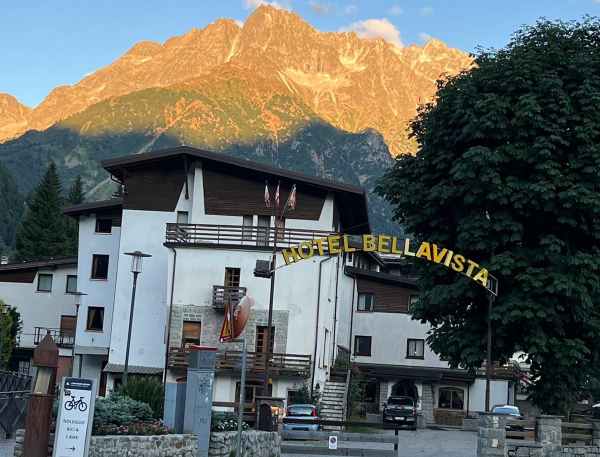 VALLE CAMONICA - Ponte di Legno, chiuso lo storico hotel Bellavista
