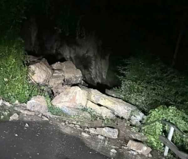 VALLE CAMONICA - Frana nella notte sulla strada intercomunale Lozio-Ossimo