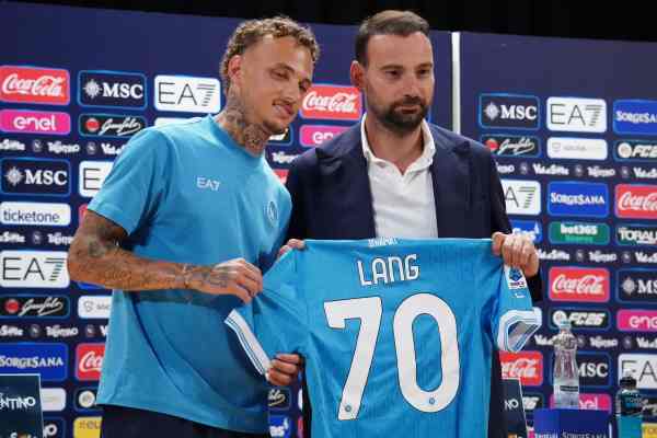 SPORT - Dimaro, il nuovo acquisto del Napoli Noa Lang infiamma i tifosi