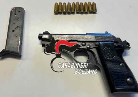 CRONACA - Rinvenuta a Merano una pistola rubata in provincia di Trento