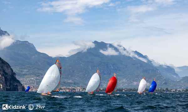 SPORT - Vela: 251 equipaggi alla 29er European Championship