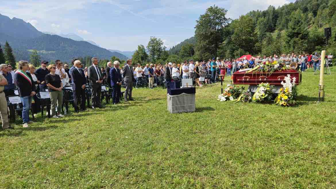 TRENTINO - Primiero, l'ultimo saluto a Mattia Debertolis