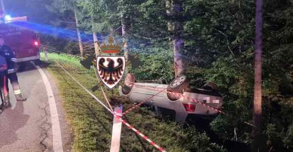 ALPE CIMBRA - Spettacolare incidente sulla statale delle Fricca a Lavarone
