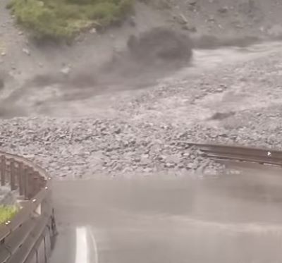VALTELLINA - Livigno: smottamento sulla strada del Passo del Gallo