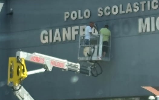 ATTUALITÀ - Adro cancella il nome di Gianfranco Miglio dalla scuola 