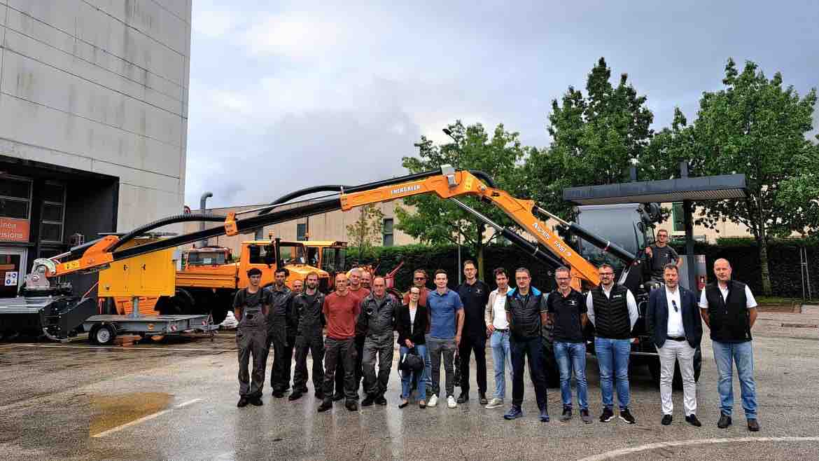 ATTUALITÀ - Trentino, operativa la nuova macchina sfalciatrice del Servizio Gestione strade