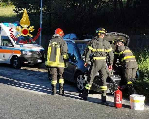 VALLE CAMONICA - Incidente stradale all'alba a Vione, ferita una donna