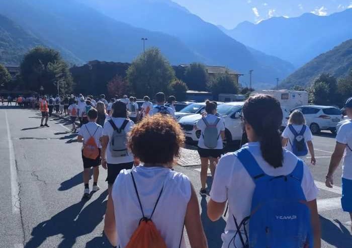 VALLE CAMONICA - Edolo: più di 250 persone all'iniziativa "Cammina con noi"