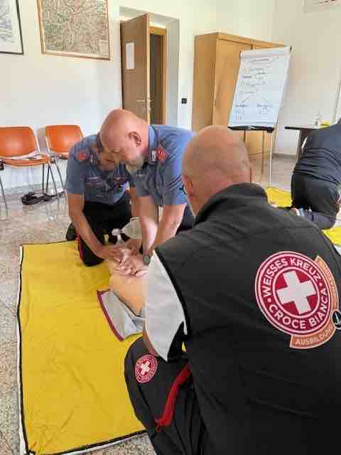 ALTO ADIGE - Carabinieri Brunico e Croce Bianca: ciclo di corsi per la formazione BLSD dei militari