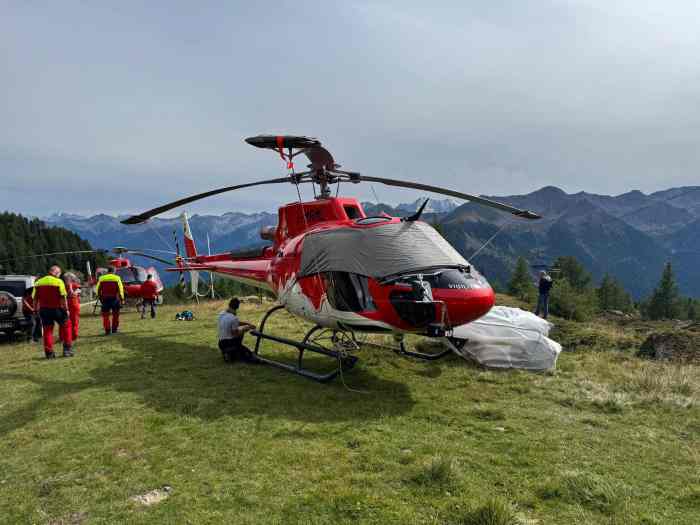 VAL DI SOLE E NON - Val di Peio: atterraggio d'emergenza per un elicottero H125
