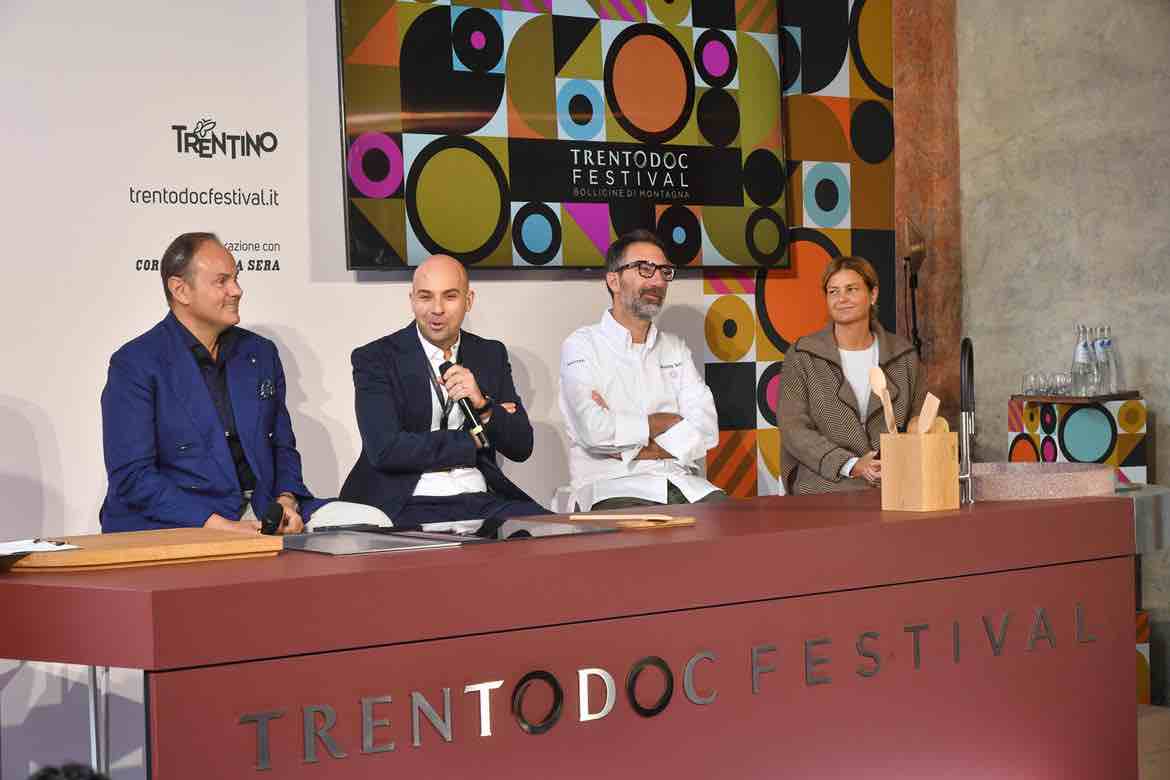 ATTUALITÀ - Il lusso oggi è esperienza: il Trentodoc Festival si apre con i Cook Tales
