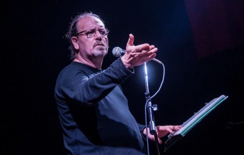 EVENTO - Flavio Oreglio a Sonico con “Ricercando il Cabaret perduto”