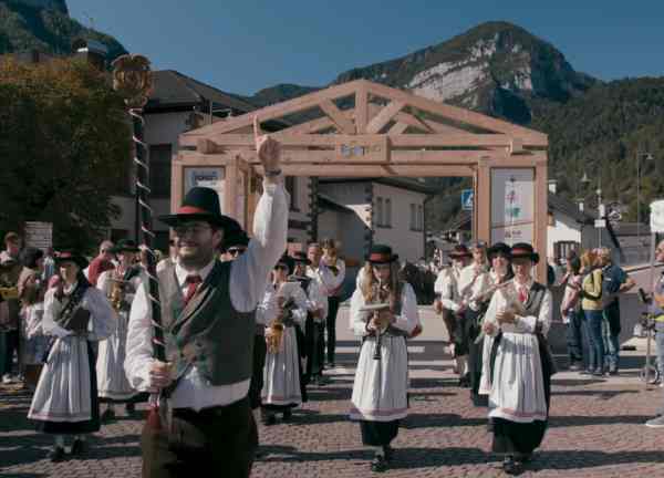 ATTUALITÀ - La Knödelfest porta in piazza le tradizioni del Primiero