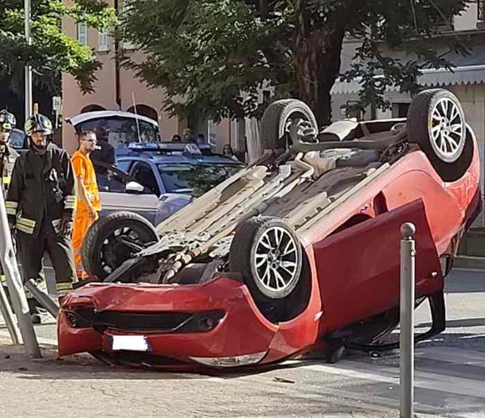 SEBINO - Scontro tra due auto a Clusane d'Iseo, muore 57enne