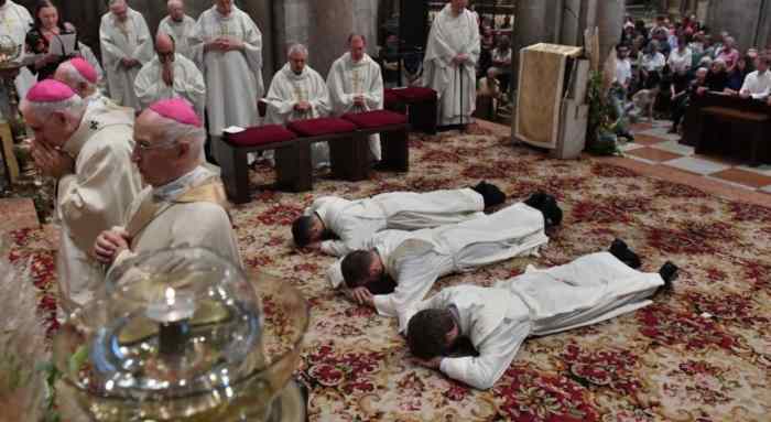 ATTUALITÀ - Trento, in cattedrale ordinati tre nuovi preti