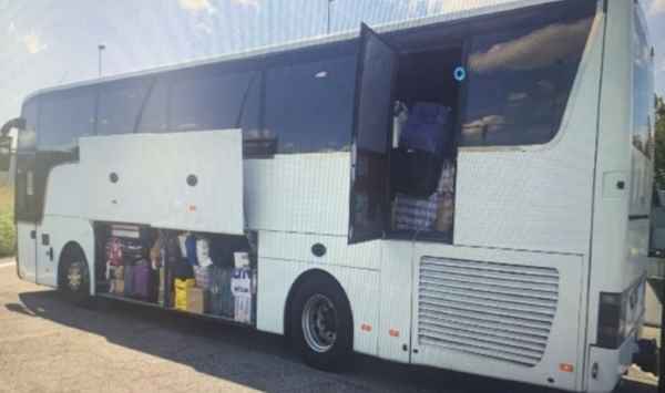 CRONACA - Nel Bresciano bloccato bus con gabbie contenenti cuccioli di cane