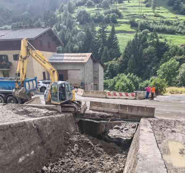 ATTUALITÀ - Lavori sul ponte del torrente Solco a Valdisotto