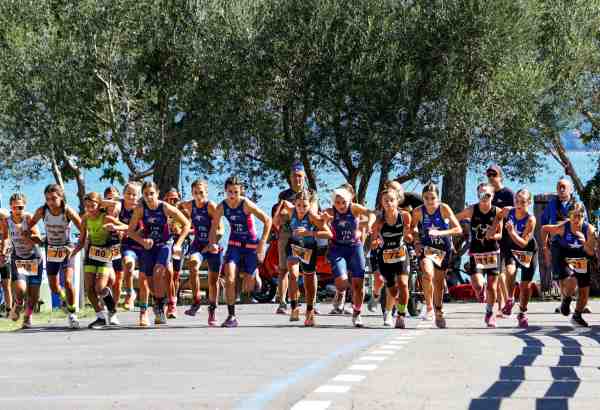 SPORT - Le future stelle del triathlon brillano sul lago di Garda