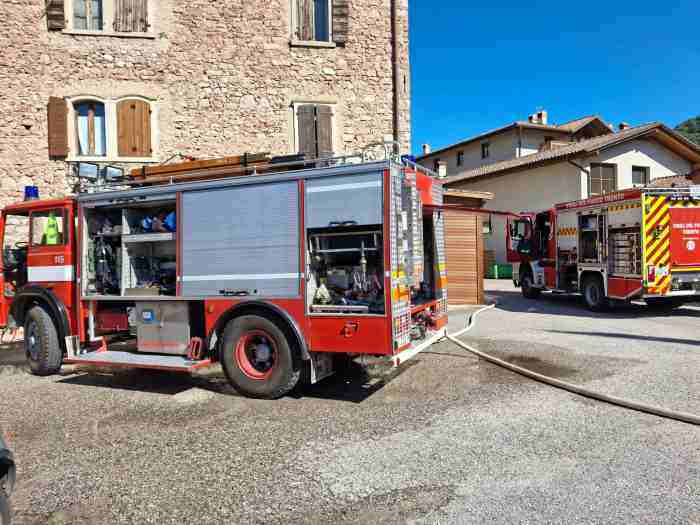 TRENTINO - Fuga di gas a Pietramurata, vigili del fuoco al lavoro per ore