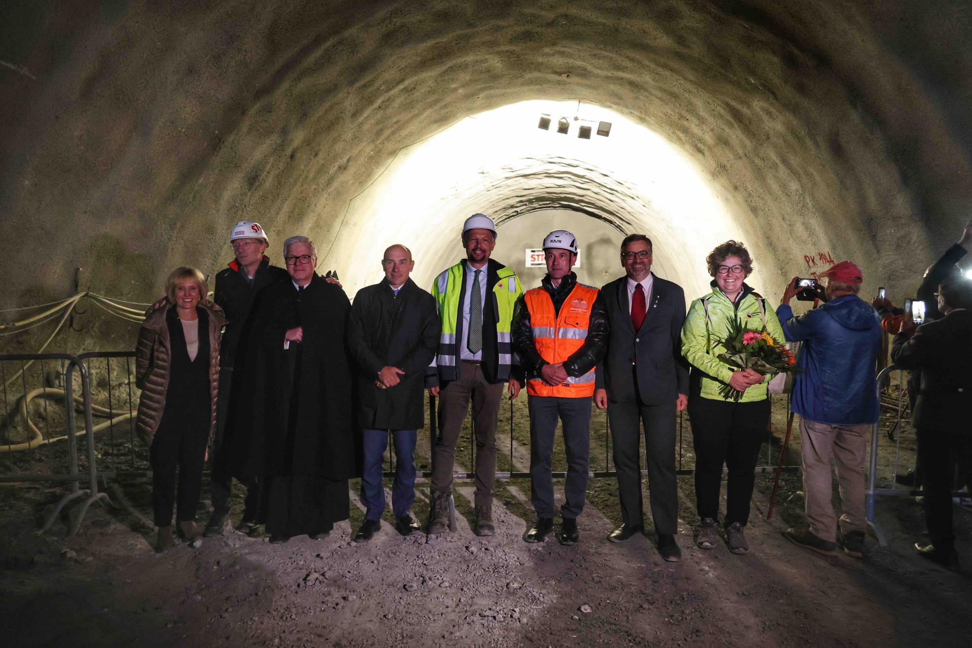 ATTUALITÀ - Perca, abbattuto l’ultimo diaframma della galleria 